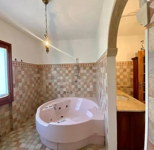 Casa Immersa Nella Natura, Non Lontano Dal Mare. *